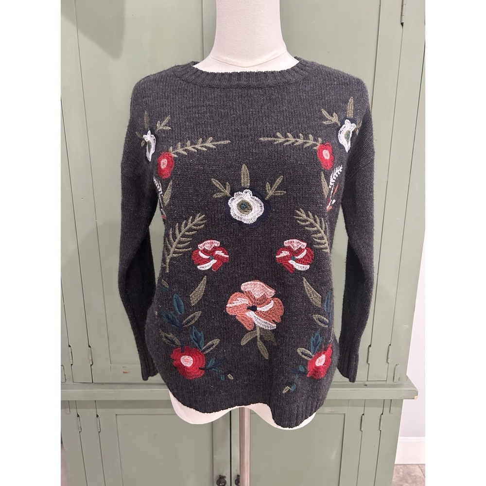 Women's Floral Embroidered Lightweight Sweater Size S Spring Cottagecore Casual